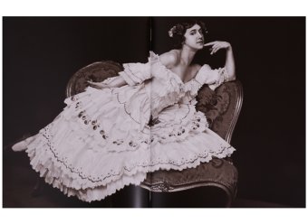 Сто одна фотография. Эмиль Отто Хоппе и Русский балет, Боулт Джон Эллис Минин Олег Хау Грэм купить книгу в Либроруме Сто одна фотография. Эмиль Отто Хоппе и Русский балет, Боулт Джон Эллис Минин Олег Хау Грэм купить книгу в Либроруме